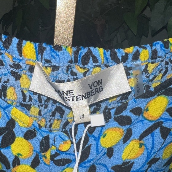 DIANE VON FURSTENBERG NWT Dover Top Nectarine Medium Sky Blue Top Size 14 - Picture 5 of 9